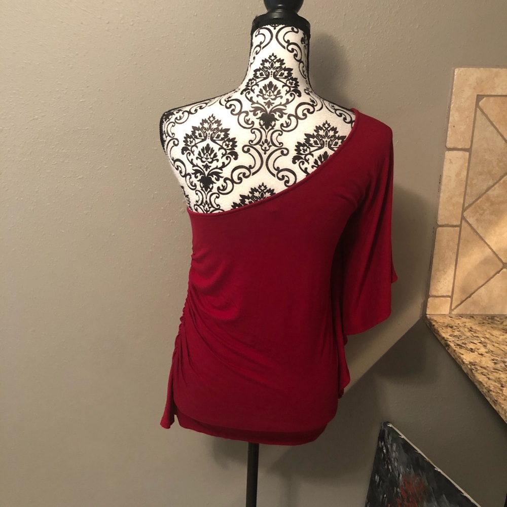 Lg Express Flutter One Shoulder Top - Picture 4 of 5